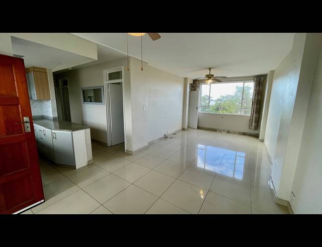 2.5 BEDROOM APARTMENT FOR SALE IN ESSENWOOD